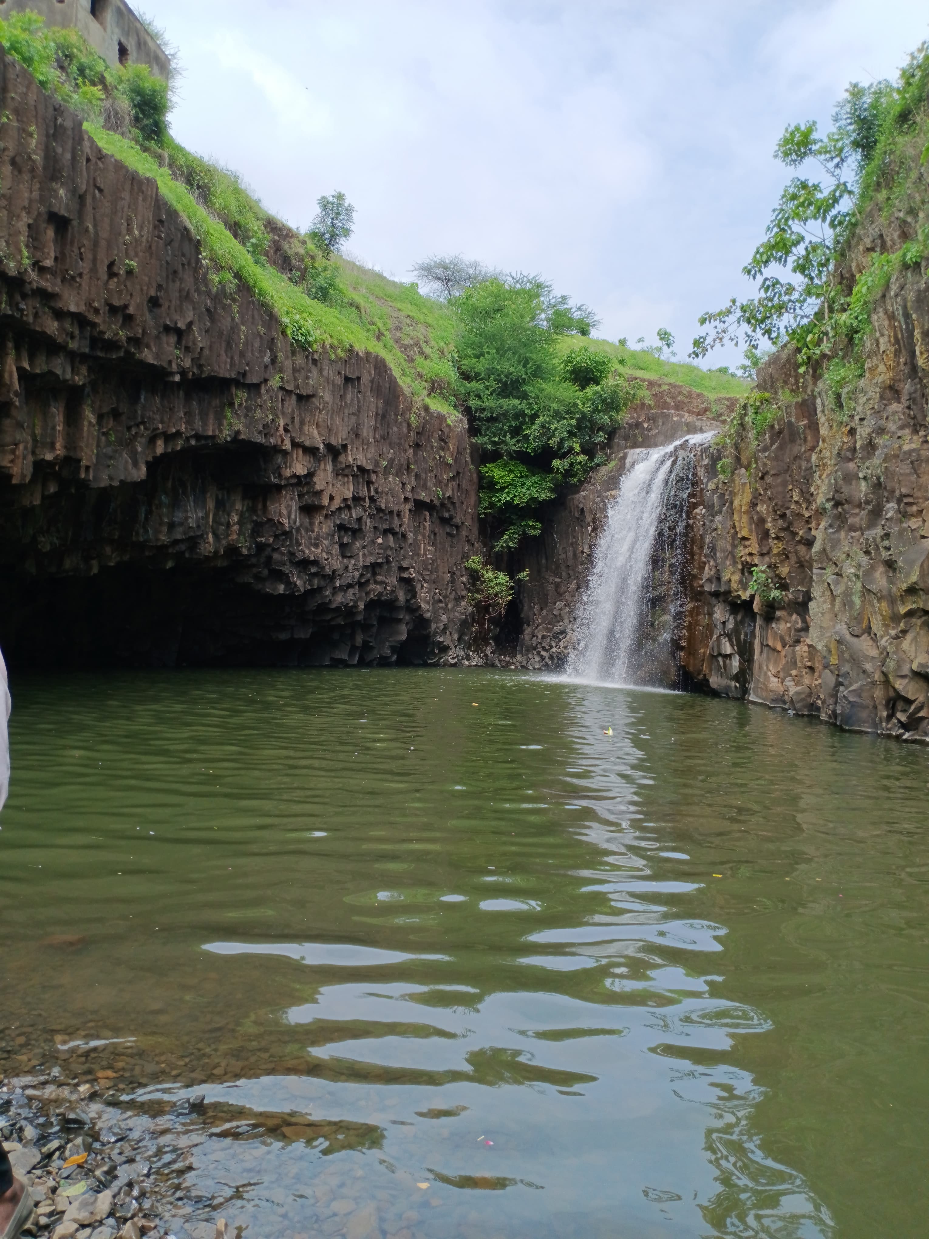 Bhesasingh Waterfall (1)